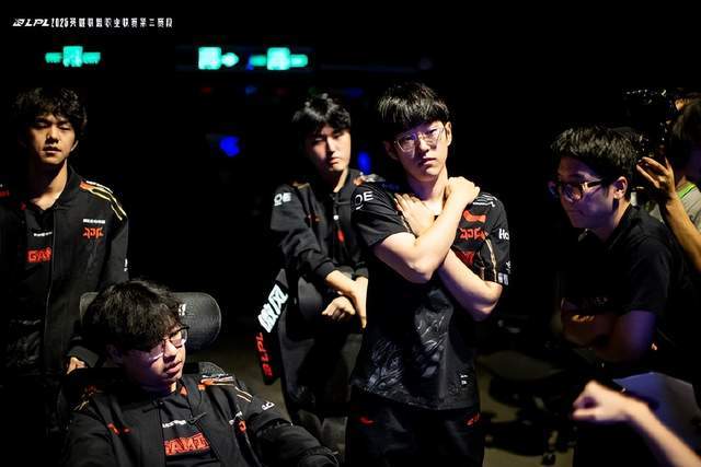 而JDG的, 性存在