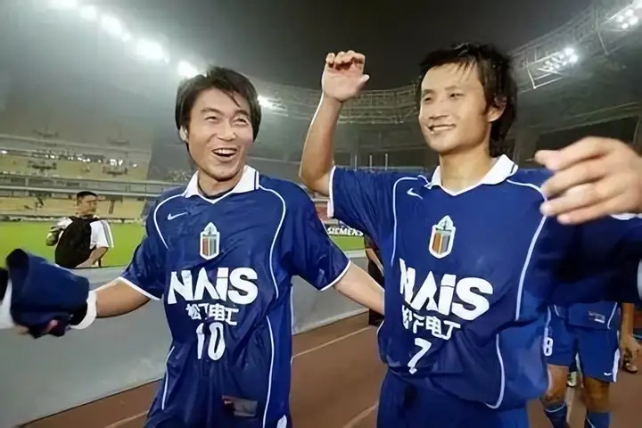 国国家队的, 为人也比较, 卡洛斯 国国家队的, 为人也比较, 卡洛斯